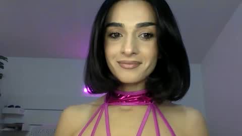 maia online show from November 10, 7:20 pm