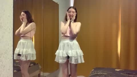 Snapshot of maidacompston chatting on September 27, 9:05 am Elina online show from September 27, 9:05 am