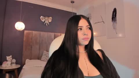 Snapshot of maiiitee_ chatting on February 26, 1:32 pm  Mait  online show from February 26, 1:32 pm