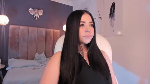 Snapshot of maiiitee_ chatting on March 12, 1:19 pm  Mait  online show from March 12, 1:19 pm