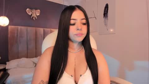 Snapshot of maiiitee_ chatting on January 29, 1:07 pm  Mait  online show from January 29, 1:07 pm