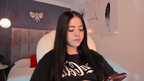 Snapshot of maiiitee_ chatting on March 2, 3:52 pm  Mait  online show from March 2, 3:52 pm