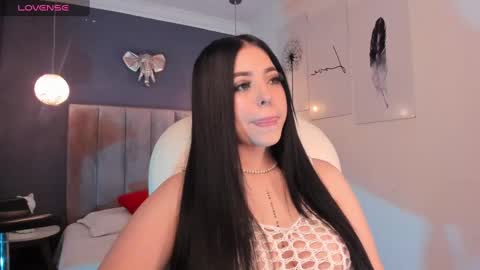 Snapshot of maiiitee_ chatting on February 11, 2:24 pm  Mait  online show from February 11, 2:24 pm
