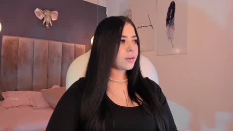 Snapshot of maiiitee_ chatting on March 7, 1:29 pm  Mait  online show from March 7, 1:29 pm