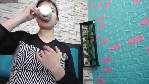  MAILY CAN  online show from September 24, 1:10 pm