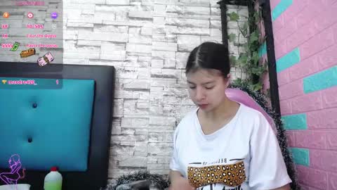  MAILY CAN  online show from December 22, 12:30 pm