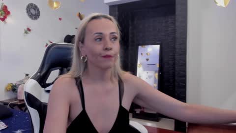 Carolina Barrantes Munera online show from February 7, 11:34 am