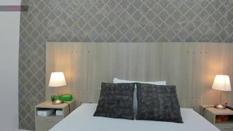   online show from December 9, 3:29 am