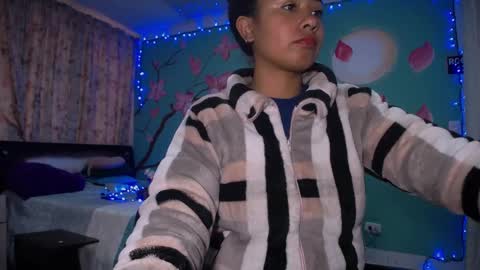 Snapshot of maite_loves chatting on January 8, 11:43 am Maite online show from January 8, 11:43 am