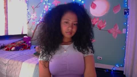 Snapshot of maite_loves chatting on February 21, 8:05 pm Maite online show from February 21, 8:05 pm