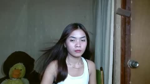 Snapshot of makeme_wettt chatting on February 17, 7:58 am makeme_wettt online show from February 17, 7:58 am
