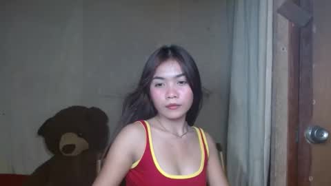 Snapshot of makeme_wettt chatting on February 13, 4:22 am makeme_wettt online show from February 13, 4:22 am