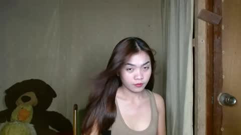 Snapshot of makeme_wettt chatting on February 25, 2:58 am makeme_wettt online show from February 25, 2:58 am