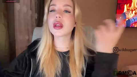 maksisisia online show from December 14, 2:01 pm