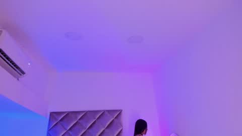 Snapshot of malaia_hills chatting on December 13, 7:21 pm Call Me Mala online show from December 13, 7:21 pm