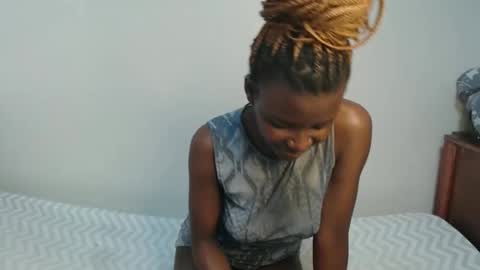 lati online show from November 26, 12:39 pm