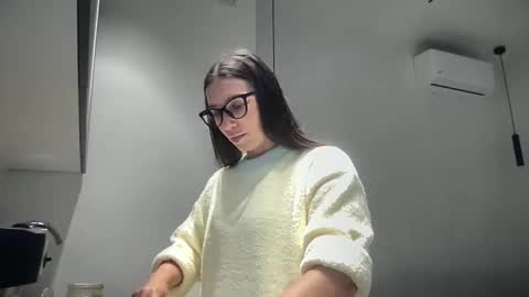 Snapshot of malina568708 chatting on October 19, 1:13 pm malina568708 online show from October 19, 1:13 pm