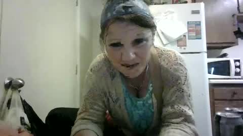 Snapshot of malinda702 chatting on March 4, 7:01 pm malinda702 online show from March 4, 7:01 pm