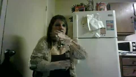 Snapshot of malinda702 chatting on January 19, 3:39 am malinda702 online show from January 19, 3:39 am