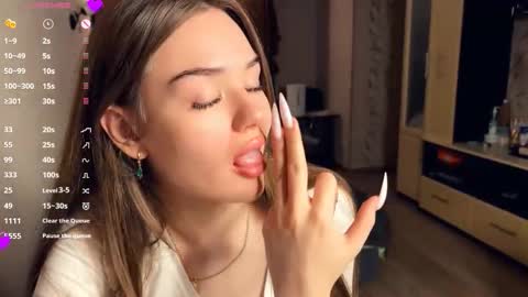 Jinny online show from March 8, 3:16 pm