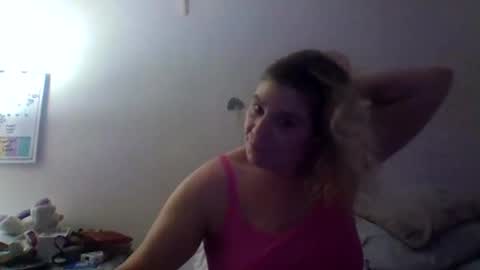 Snapshot of mandilube39 chatting on January 13, 4:50 am mindy22 online show from January 13, 4:50 am