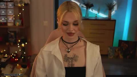 Amelie online show from April 15, 8:31 pm