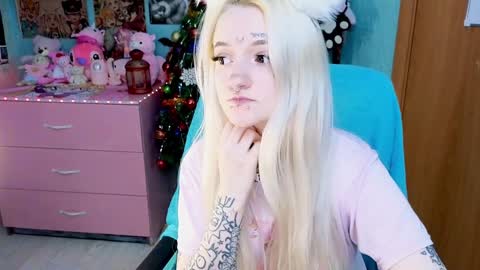 Manuela online show from December 7, 8:49 pm