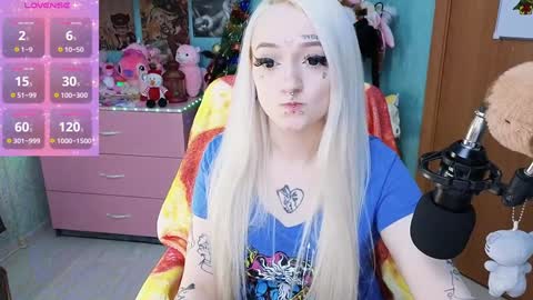 Manuela online show from December 28, 8:15 pm