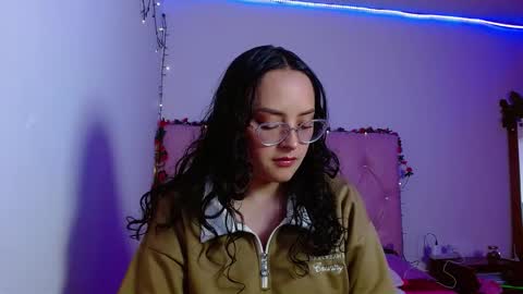 Manu  online show from December 22, 10:46 pm