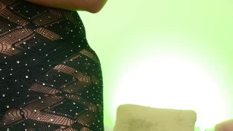     online show from January 7, 10:52 pm