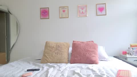     online show from February 22, 9:42 pm