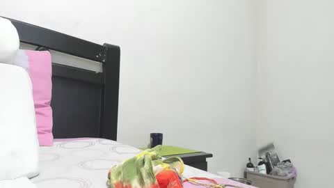 Mara online show from October 7, 3:05 pm