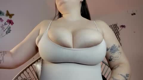 Mara 3 Enjoy my Milky boobs online show from March 26, 10:11 pm