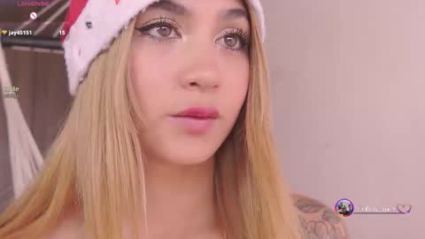 Mara Independent Model online show from December 2, 4:20 pm