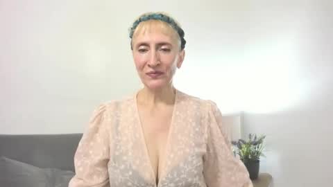 Snapshot of margaretmature chatting on October 11, 12:41 pm margaretmature online show from October 11, 12:41 pm