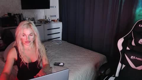 Snapshot of margoo_77 chatting on October 15, 4:59 am Margoo online show from October 15, 4:59 am