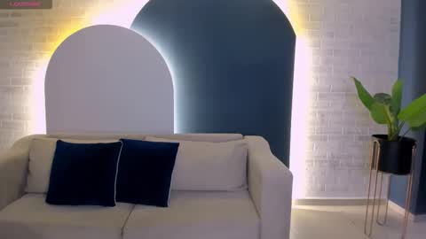 MARIA HERRERA  online show from November 22, 11:29 pm