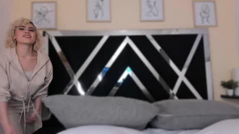 Snapshot of marian_pinzon chatting on September 16, 2:41 am Marian online show from September 16, 2:41 am