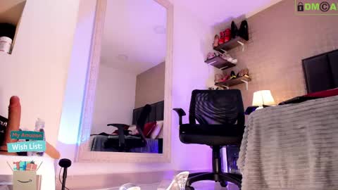 Mar y online show from April 15, 7:58 pm