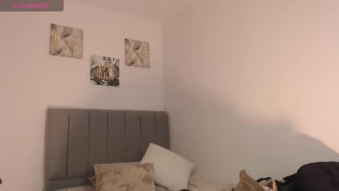 Mariana online show from March 31, 2:44 am