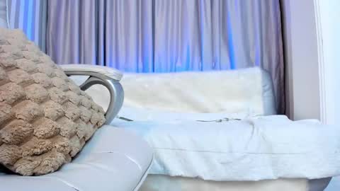Snapshot of mariana_murillo__ chatting on March 9, 1:37 pm Mariana online show from March 9, 1:37 pm