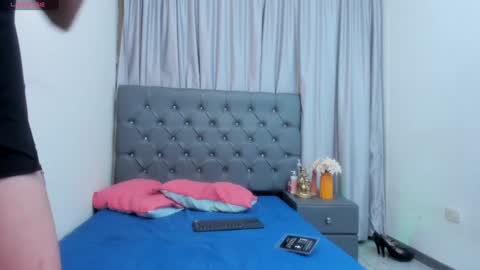 Snapshot of mariana_murillo__ chatting on January 11, 3:55 am Mariana online show from January 11, 3:55 am