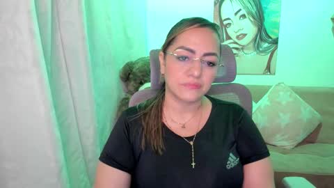 Snapshot of marianalopez81 chatting on September 30, 1:33 am Mariana Lopez online show from September 30, 1:33 am
