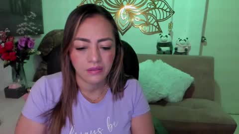 Snapshot of marianalopez81 chatting on February 8, 11:24 pm Mariana Lopez online show from February 8, 11:24 pm