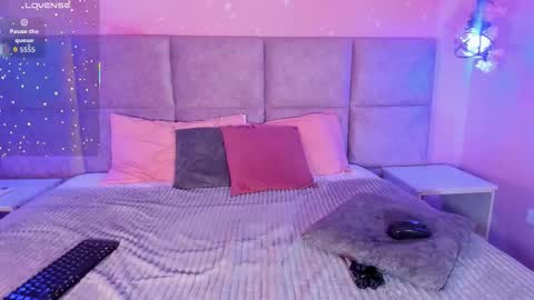 marianasteele  online show from January 8, 5:28 pm