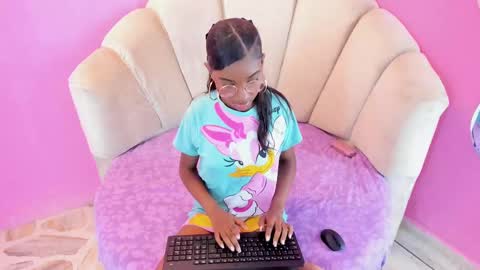 Snapshot of marianrosse chatting on September 8, 9:25 pm marianrosse online show from September 8, 9:25 pm