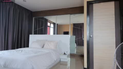 Marie online show from April 14, 2:33 am