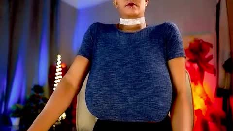 Nikita - Scroll down and read my bio please. New Pictures in Bio online show from December 17, 7:34 am