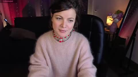 Marla online show from November 25, 1:24 pm