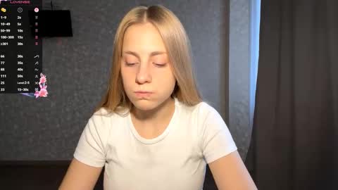 Snapshot of marlenagehlert chatting on October 1, 2:22 pm Olivia online show from October 1, 2:22 pm